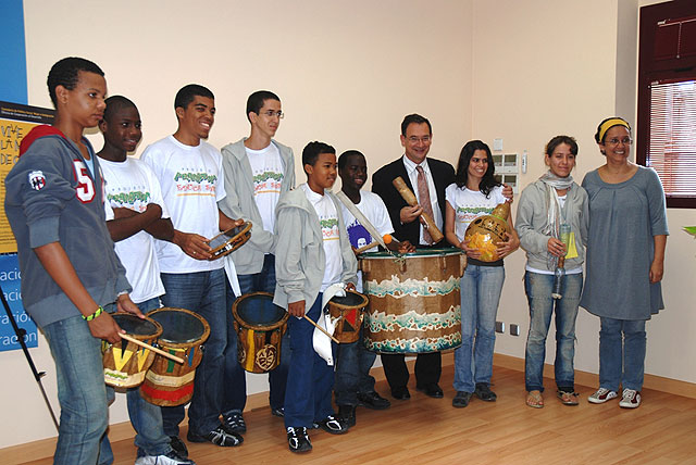 Los niños de Candeal presentan su proyecto social y educativo al consejero Bascuñana - 1, Foto 1