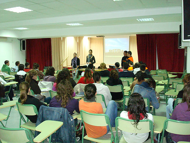 Un total de 800 jóvenes de los institutos de enseñanza secundaria participarán en los talleres de sensibilización sobre voluntariado, Foto 1