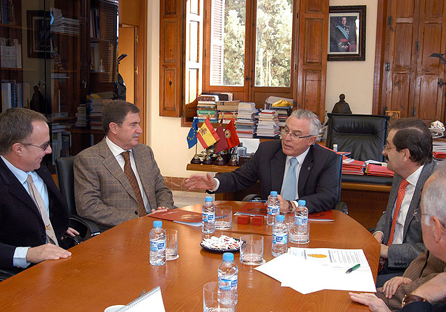 El Centro de Estudios Económicos y Empresariales de la Universidad de Murcia colaborará con el Colegio de Abogados - 1, Foto 1