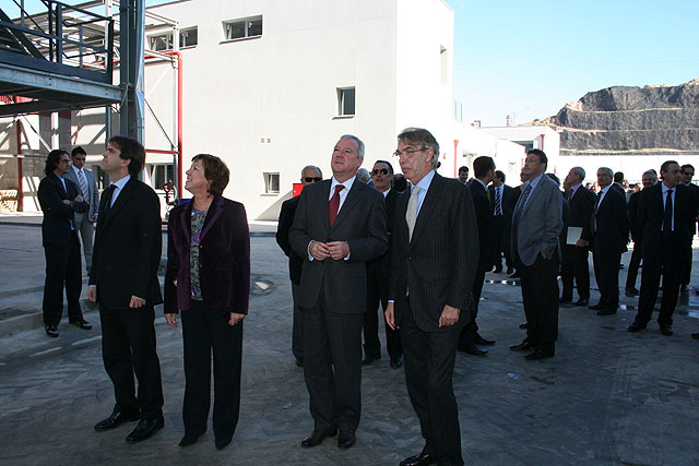 Valcárcel destaca el Plan Industrial como receta para hacer frente a la crisis y atraer nuevas inversiones a la Región - 2, Foto 2