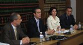 Economía firma un convenio con ‘La Caixa’ para la realización de acciones sociales en la Región