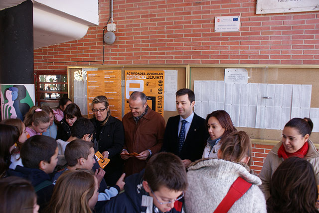 El concejal de Juventud presenta la nueva programación con más de una quincena de actividades destinada a jóvenes lumbrerenses - 1, Foto 1