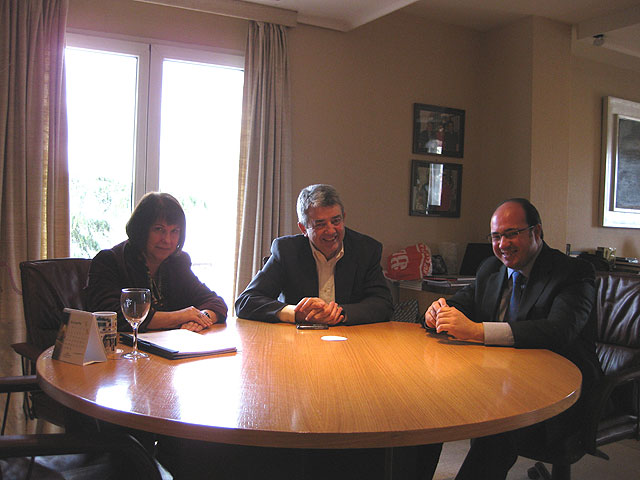 El alcalde de Puerto Lumbreras se reúne con el Presidente de Paradores de Turismo de España en Madrid - 1, Foto 1