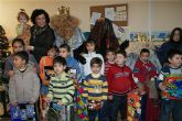 Los Reyes Magos visitan a los niños del Centro de Atencin Temprana de la Asociacin de Discapacitados 'El Castillo'