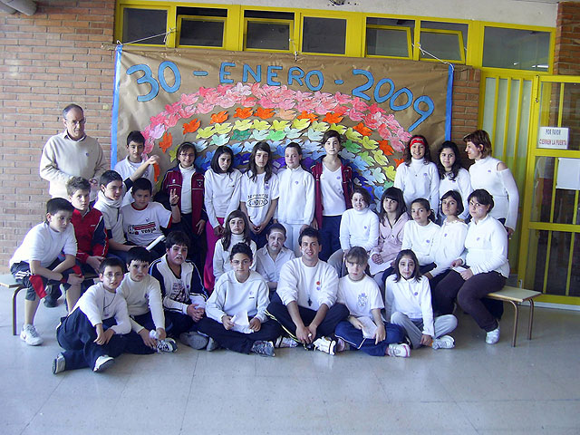 Los escolares del “Dolores Escámez” de Lorquí lo pasan en grande el “Día de la Paz” - 3, Foto 3