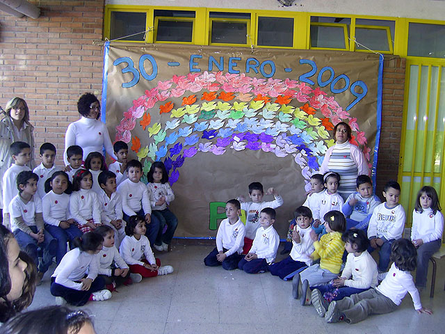 Los escolares del “Dolores Escámez” de Lorquí lo pasan en grande el “Día de la Paz” - 4, Foto 4