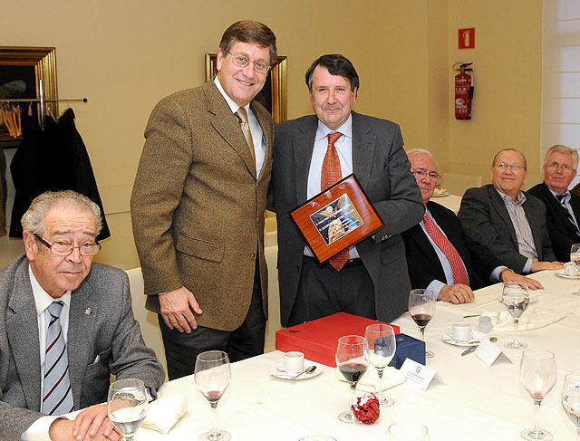 El Consejo Social de la Universidad de Murcia ofreció un homenaje al asesor Domingo Sánchez Navarro en su jubilación - 1, Foto 1