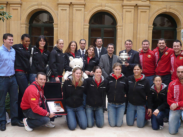 Cruz anima al Club Atlético Voleibol Murcia 2005 a “seguir cosechando títulos” - 1, Foto 1