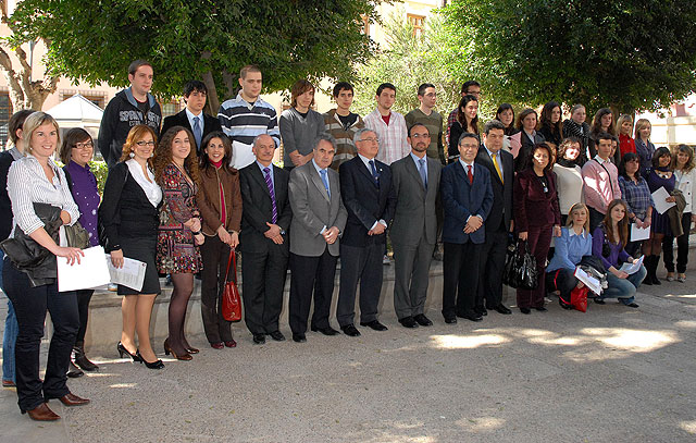 La Universidad de Murcia entregó las ayudas a los alumnos de excelencia de nuevo ingreso - 3, Foto 3