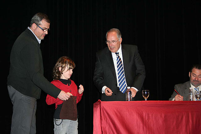 El Director General de Comercio se reune con los comerciantes que participaran en el I Outlet de Alcantarilla - 4, Foto 4