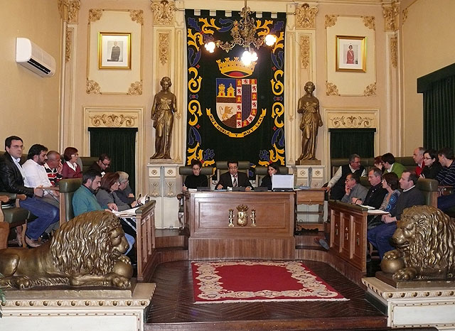 El pleno aprueba reducir la tasa de recogida de basuras a institutos y centros concertados - 1, Foto 1