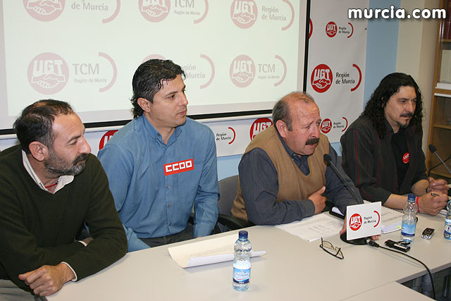 UGT, CCOO y USO anuncian otra huelga de los trabajadores de Latbus si la empresa no cumple el convenio antes del 30 de marzo - 1, Foto 1