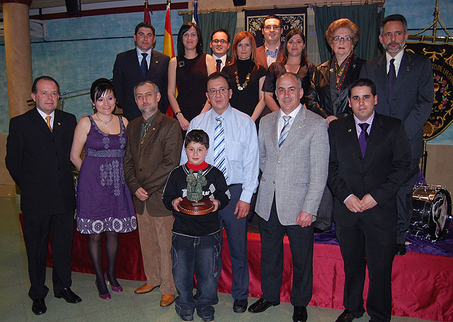 Más de un centenar de hermanos de la Cofradía asistieron al nombramiento de Tamborilero de Honor 2009 - 1, Foto 1