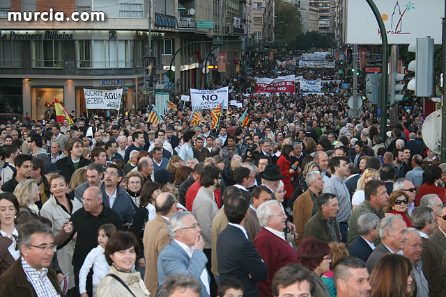 Cientos de miles de personas se manifiestan en Murcia a favor del trasvase - 1, Foto 1