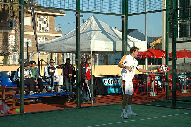 Micky Madrid y Jaime Saura ganan 5-7, 7-5, 6-2 a David Martinez y Massot en el II torneo de Padel C.A.R. Infanta Cristina - 1, Foto 1