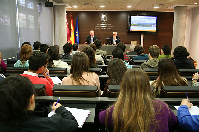 Obras Públicas celebra un encuentro con universitarios para abordar la Ordenación del Territorio en la Región - 1, Foto 1