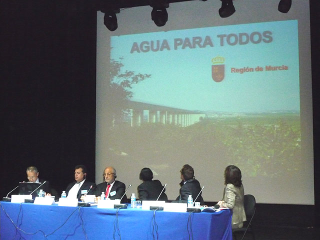 El Gobierno regional defiende en Niza los trasvases frente a la desalación como solución sostenible al problema de la escasez de agua - 1, Foto 1