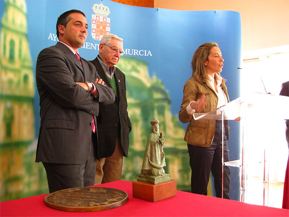 Unas placas de bronce harán que los murcianos recuerden todos los días del año a la Virgen de la Fuensanta - 2, Foto 2