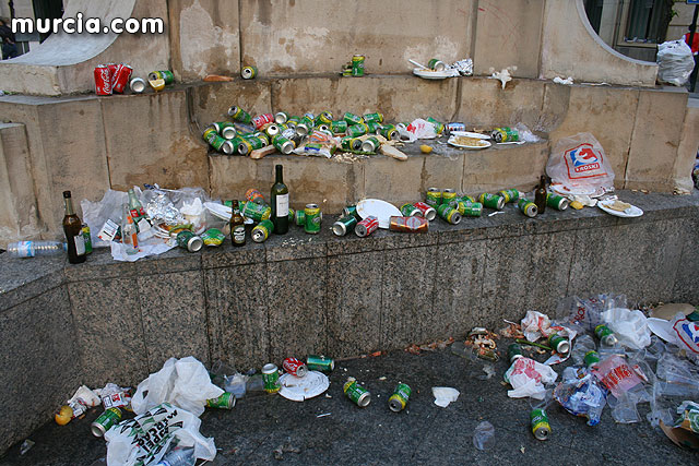 357 operarios de la Concejalía de Limpieza Viaria recogen 77 toneladas de basura tras el Bando de la Huerta - 2, Foto 2