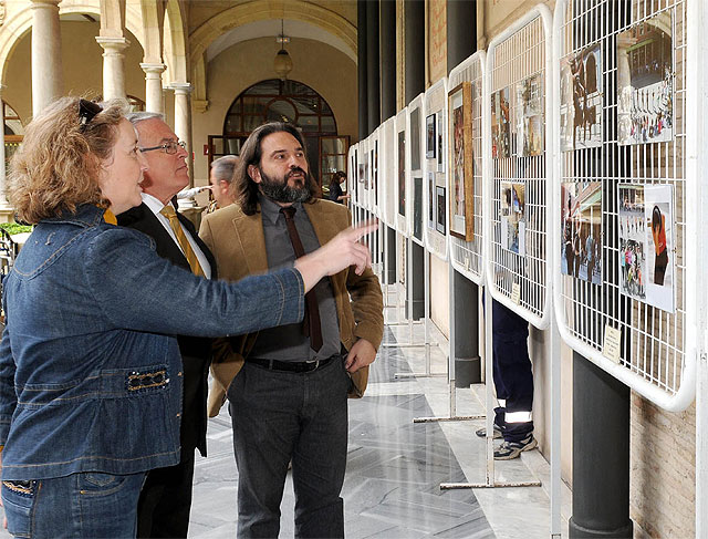 Organizan una exposición sobre danza en el Claustro de la Facultad de Derecho de la Universidad de Murcia - 1, Foto 1