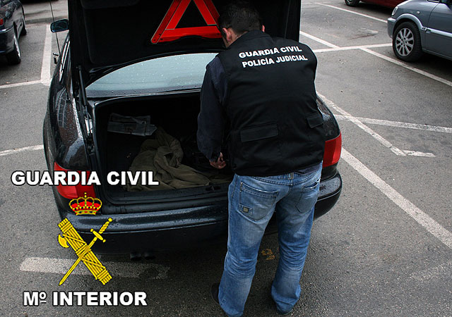 La Guardia Civil detiene a otros tres implicados en la trama de pagarés falsificados - 2, Foto 2