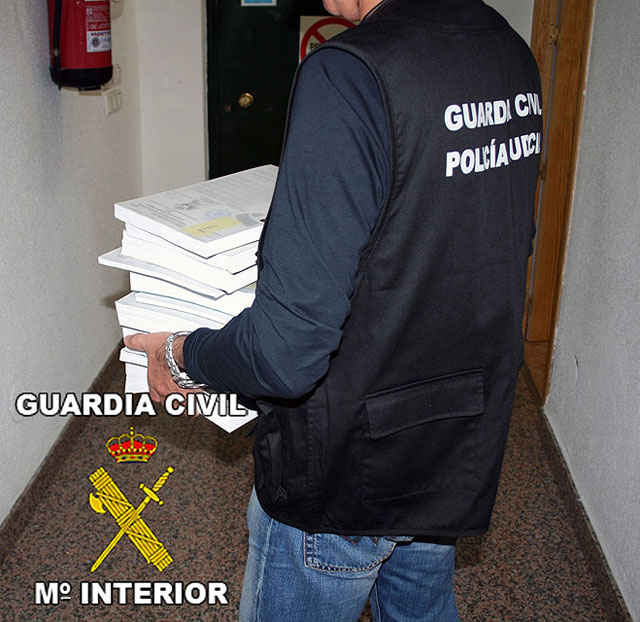 La Guardia Civil detiene a otros tres implicados en la trama de pagarés falsificados - 3, Foto 3