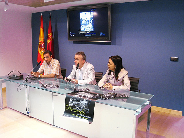 El proyecto fotográfico del Álbum familiar de la Región presenta su tercera fase en Murcia - 1, Foto 1