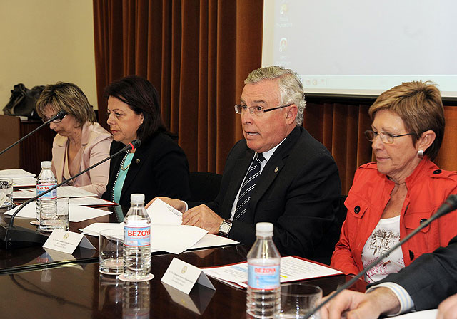 La mitad de los titulados de la Universidad de Murcia están satisfechos con las salidas profesionales de su carrera - 1, Foto 1