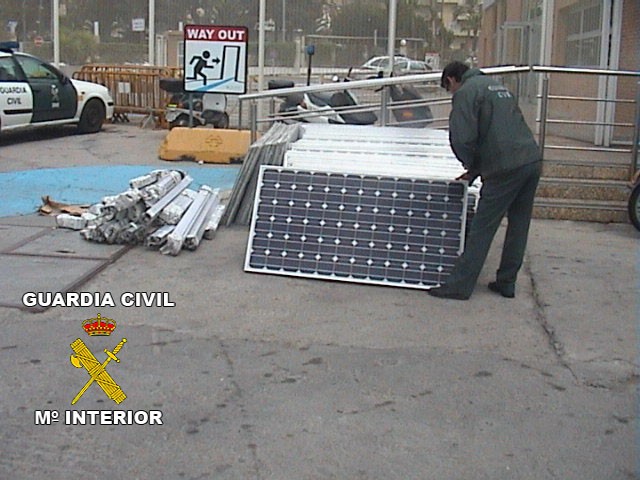 La Guardia Civil desarticula una red dedicada a la sustracción de placas solares - 2, Foto 2