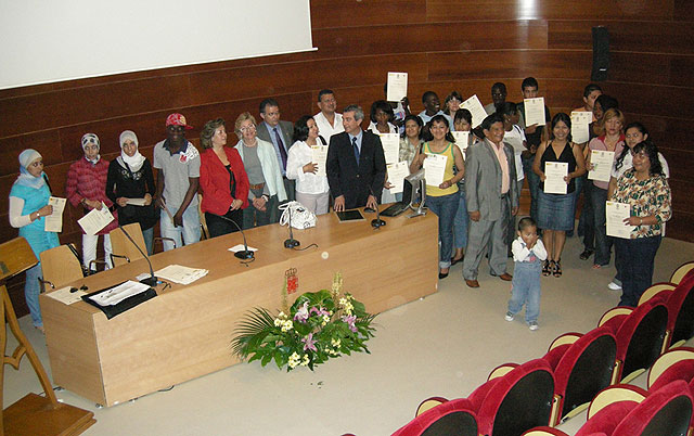 La UCAM clausura en el Moneo las III Jornadas de Formación Nutricional, dirigidas a inmigrantes - 1, Foto 1