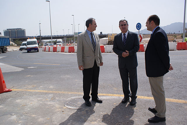 El delegado del Gobierno visita las obras del mejora del Enlace de Santa Catalina en la Autovía A-30 - 1, Foto 1