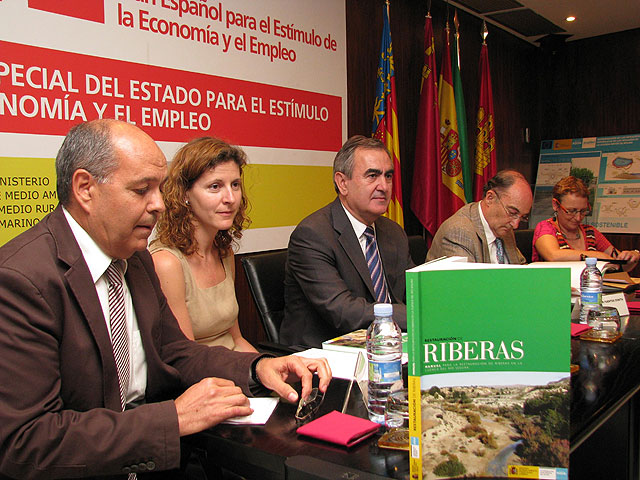 La Directora General del Agua del MARM presenta un manual sobre restauración de ríos en la cuenca del Segura - 1, Foto 1