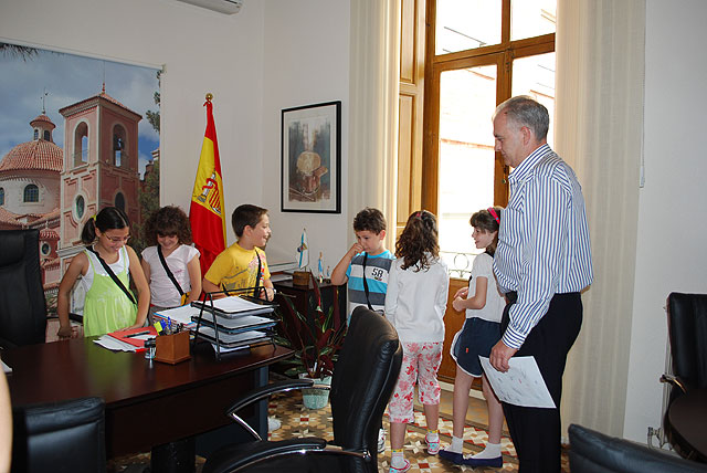 El alcalde de Abarán recibe a los alumnos del colegio Juan XXIII - 1, Foto 1