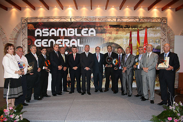 Valcárcel recibe la Medalla de Oro de Froet por el apoyo del Gobierno regional al sector del transporte por carretera - 2, Foto 2