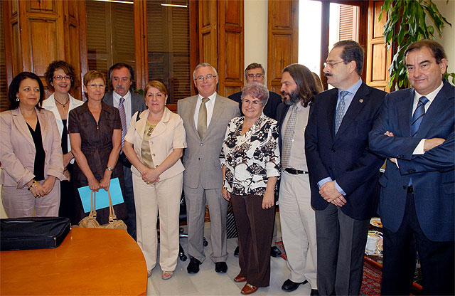 La directora de la ANECA destaca el esfuerzo de la Universidad de Murcia en la implantación de los grados - 4, Foto 4