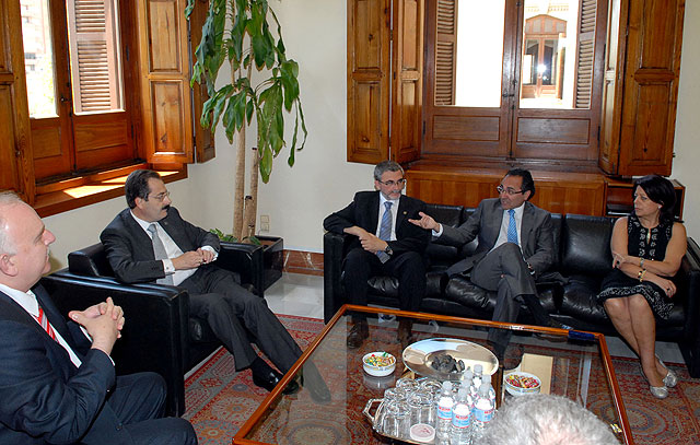 La Universidad de Murcia reconoce la labor de los hospitales de la Región en la formación de los alumnos - 1, Foto 1