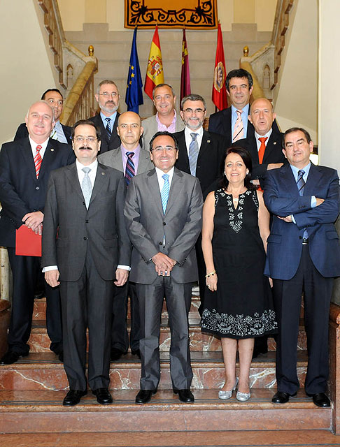 La Universidad de Murcia reconoce la labor de los hospitales de la Región en la formación de los alumnos - 2, Foto 2