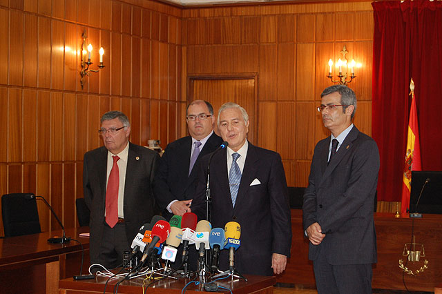 El presidente del Tribunal Supremo y del Consejo General del Poder Judicial “trae un mensaje de cercanía” a los juristas de la Región - 1, Foto 1