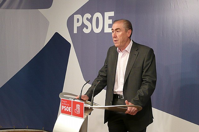 El PSOE denuncia que los problemas de saturación en los centros públicos de la Región continuarán el próximo curso, Foto 1