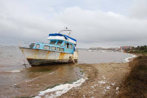 ANSE pide que se retiren las embarcaciones abandonadas y semihundidas en el Mar Menor - 1, Foto 1