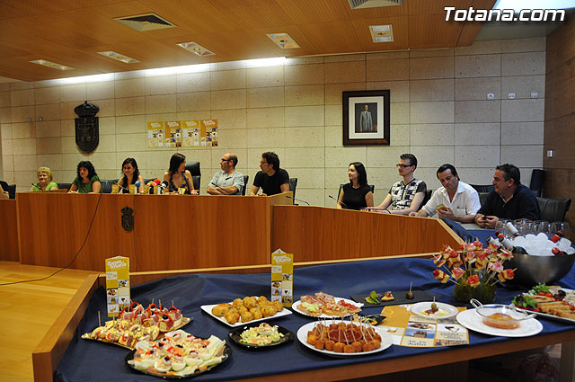 “De Tapas por Totana” se presenta como el aperitivo gastronómico de las Fiestas de Santiago 2009 - 1, Foto 1