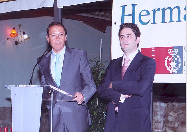 El Alcalde, junto a José Antonio Galdón, decano del Colegio., Foto 1