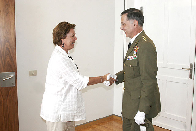 El nuevo Coronel del Regimiento de Artillería Antiaérea, en el Palacio Consistorial - 2, Foto 2