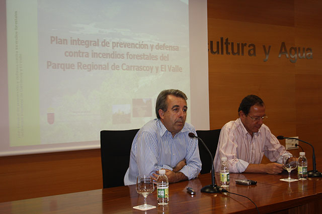 Agricultura pone en marcha el Plan integral de prevención y defensa contra incendios forestales en el Parque Regional El Valle - 1, Foto 1