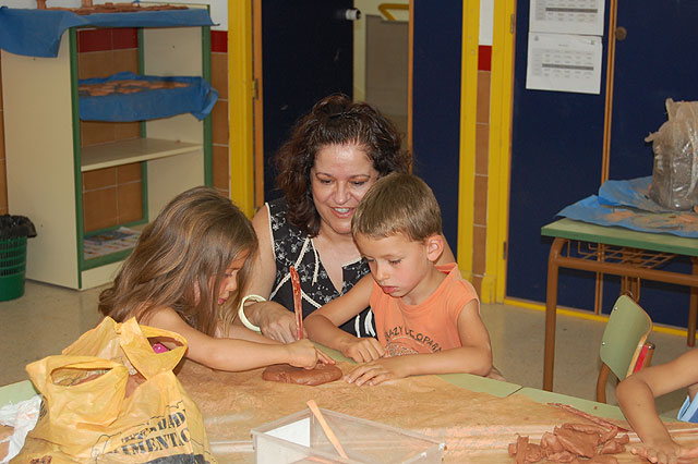 Isabel Zamora, Concejala de Educación, visita la Escuela de Verano 2009 - 2, Foto 2