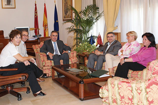 El delegado del Gobierno expresa su ánimo de colaboración y buena interlocución con el Colegio Oficial de Periodistas de la Región de Murcia - 1, Foto 1