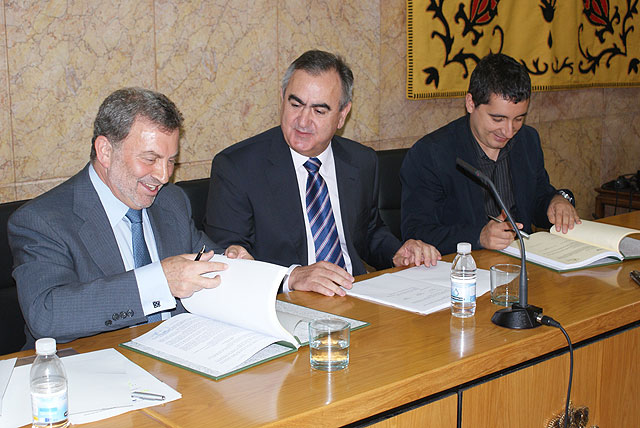 Adif y el Consorcio Turístico Vía Verde del Noroeste firman un convenio para poner en marcha una nueva ruta ecoturística en la Región de Murcia - 1, Foto 1