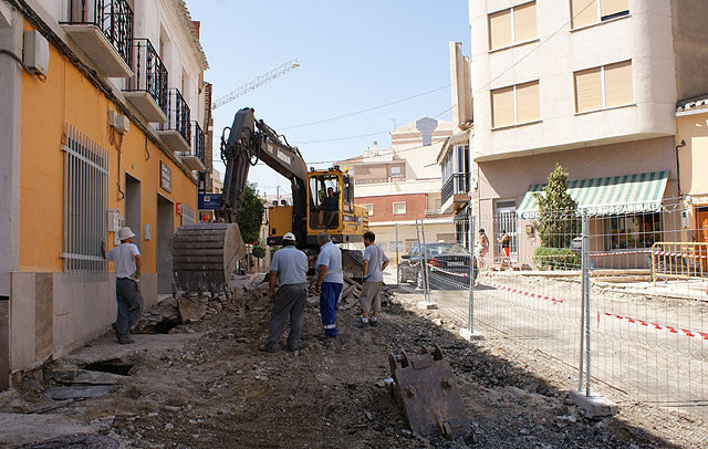 El Ayuntamiento inicia  las obras de adecuación y remodelación de la Plaza de la Iglesia - 1, Foto 1