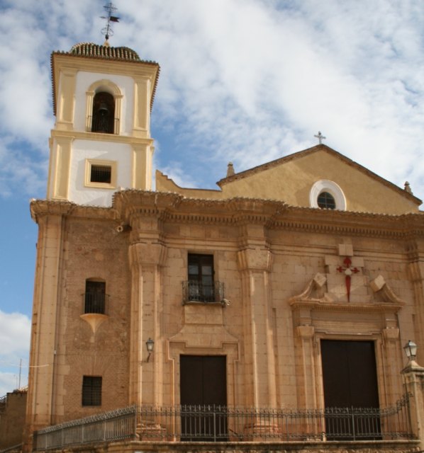 Obras Públicas financia la restauración de las fachadas de la casa parroquial y el atrio de la iglesia de Santiago de Lorca - 2, Foto 2