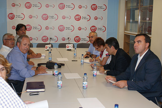 UGT y PSRM-PSOE proponen la creación de un gran pacto económico y social - 2, Foto 2